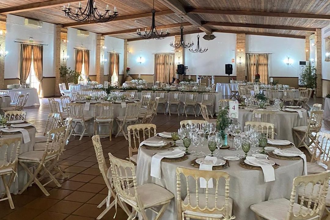 Espacio cubierto para bodas y eventos en hacienda en Sevilla